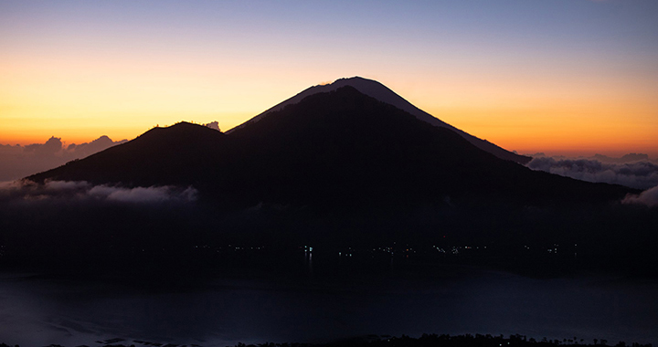 笔架山，笔架山的自然风光与人文魅力（通用2篇）(图1)