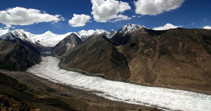 重庆长江三峡旅游线路，重庆长江三峡壮美之旅：领略山水画卷，探秘人文胜迹（通用2篇）(图1)